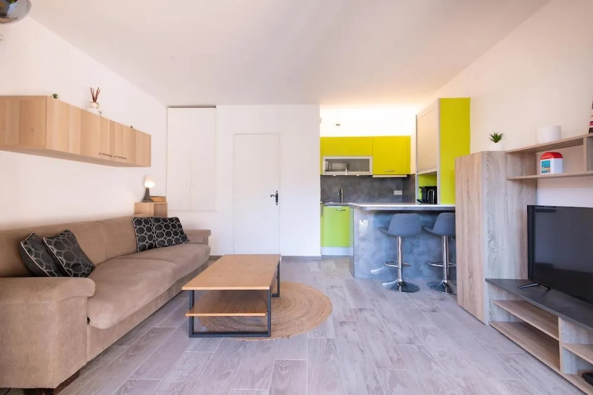 Studio-Cabine Climatise -4 Pers- Proche De La Mer Sainte-Maxime Apartment